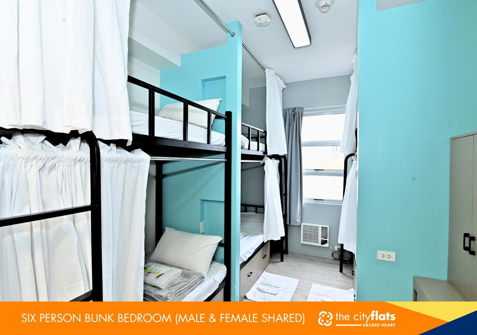 The City Flats Sacred Heart Makati City Szoba fotó